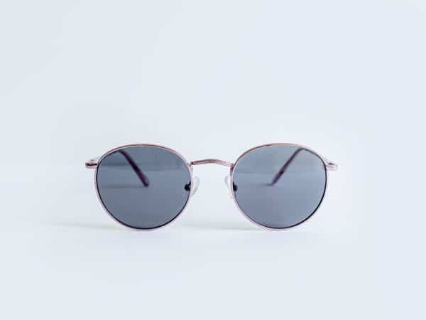 Gafas de sol metalizadas rosas