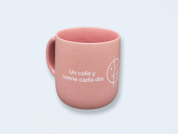 Taza solidaria rosa vista de frente